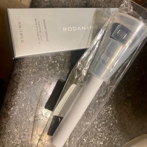 NEW Rodan + Fields Radiant Defense Beige w/Brush
